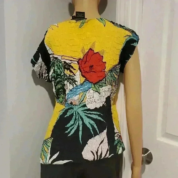 Bright top  - Picture 4 of 6